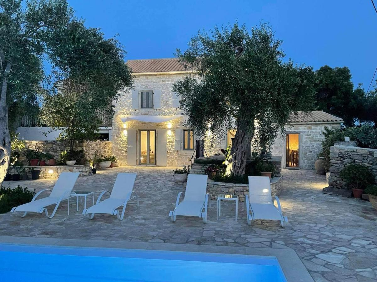 White Orchard Villa *